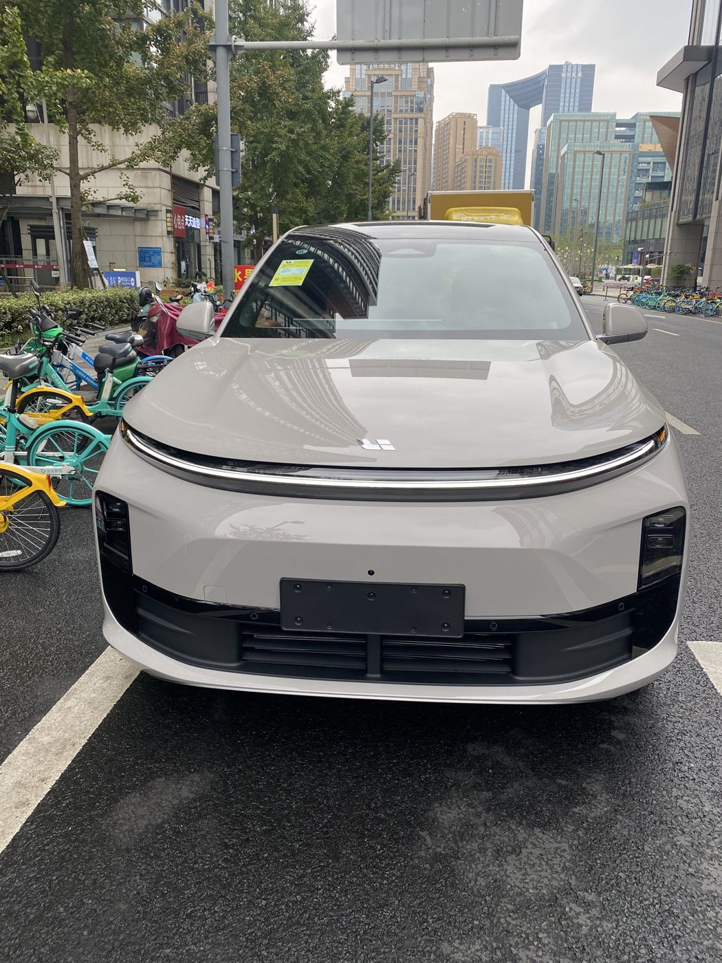 富易堂fyt MEGA 高压纯电 MPV